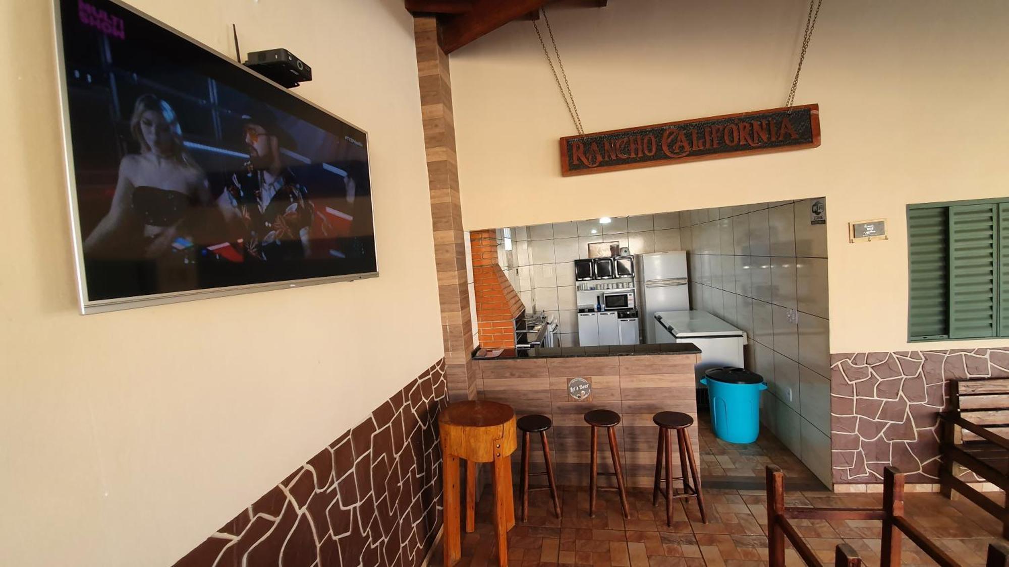 Rancho Califórnia - dentro da cidade perto de tudo. Espirito Santo do Turvo Exterior foto